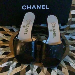 Chanel Cha Cha Slides